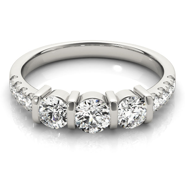 0.95Ct F-VS Round Brilliant Cut Lab-Grown Diamond Three-Stone Wedding Ring