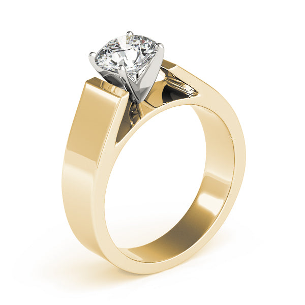 VS-F clarity lab-grown diamond ring featuring a modern thick 14K yellow gold band.