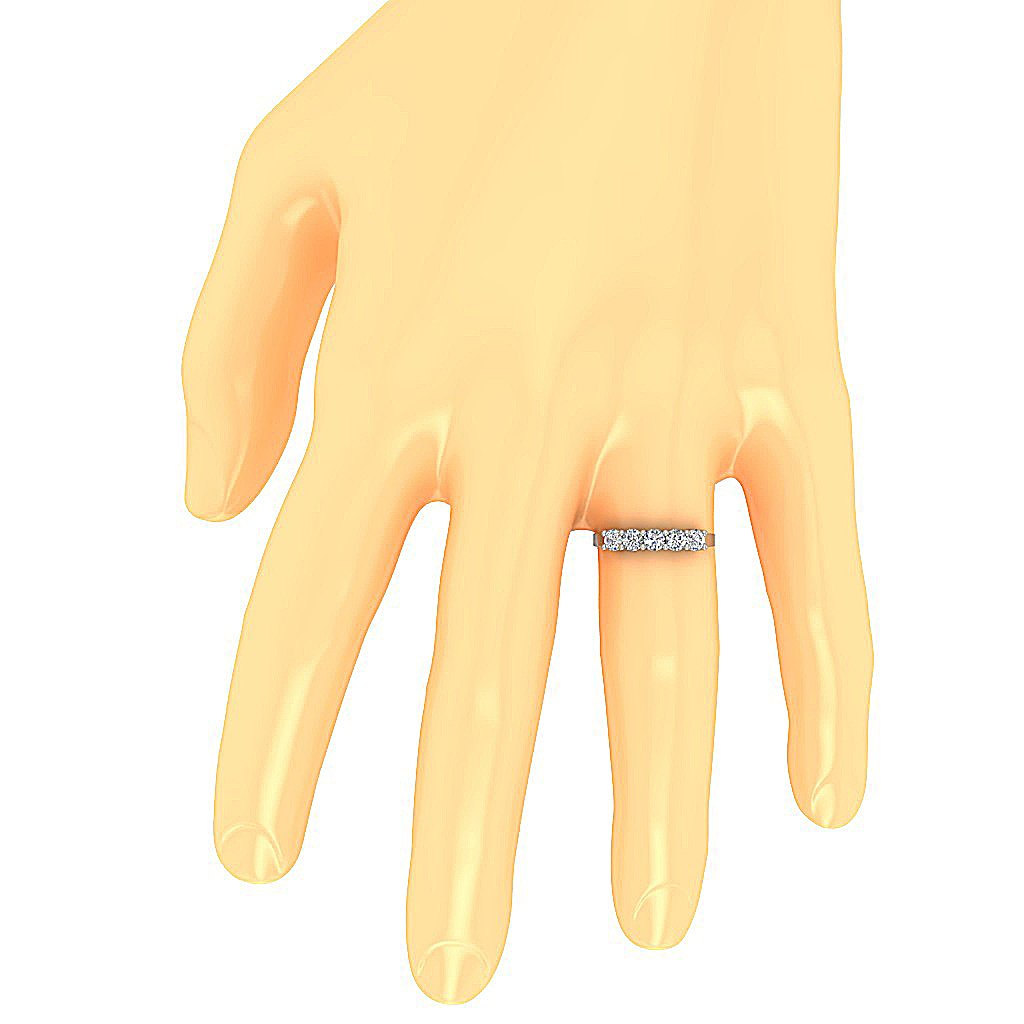 RoundDiamondWeddingRingonFinger