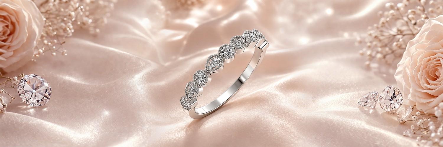 Wedding Band vs Engagement Ring: Key Differences and How to Wear Them Together